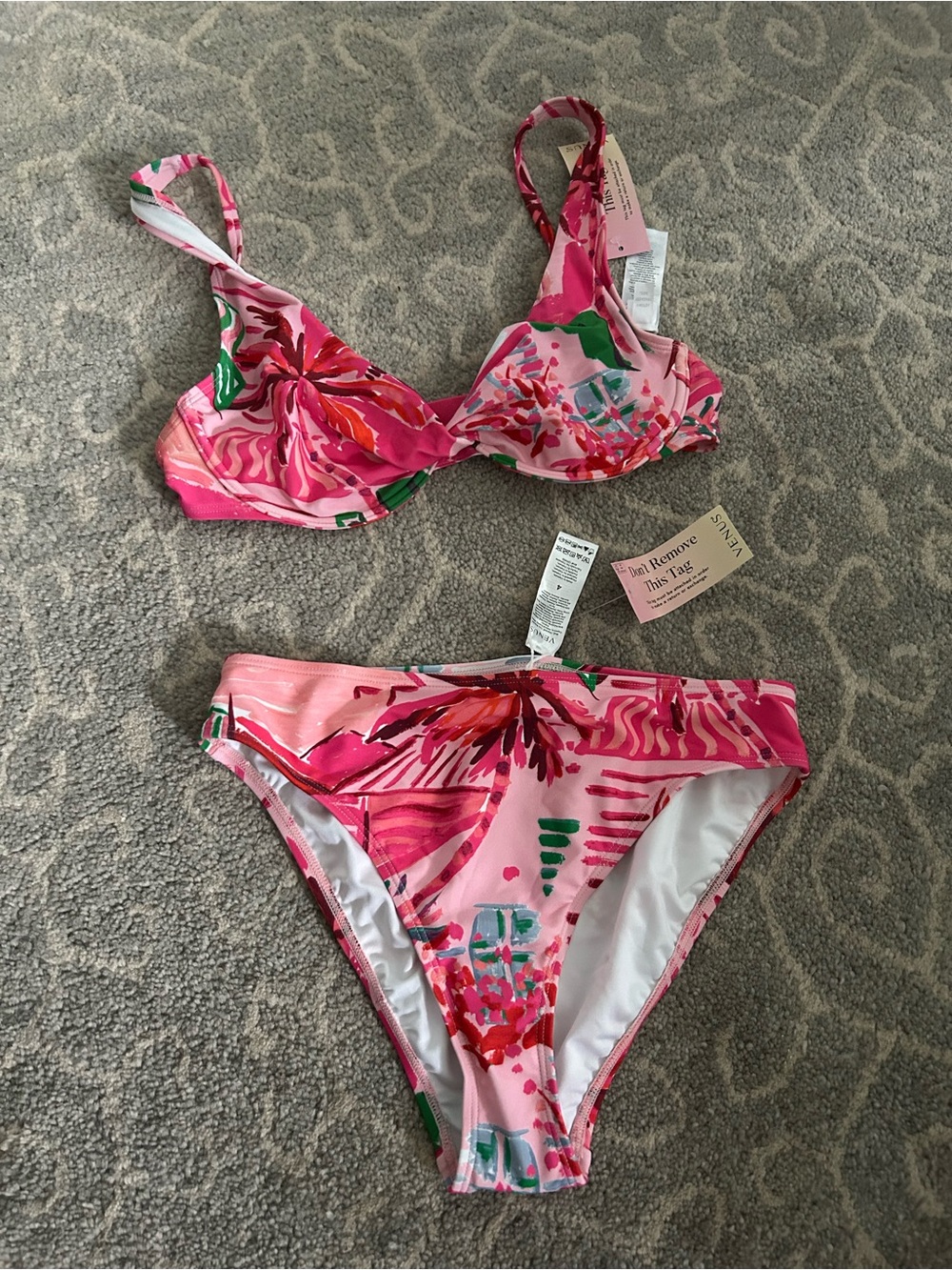 Venus NWT Antigua top and Fiji bottom pink Seaside Escape print bikini set 💗